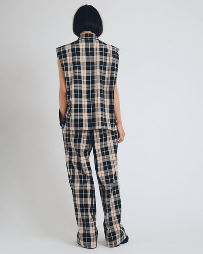 checked sleeveless big collar top