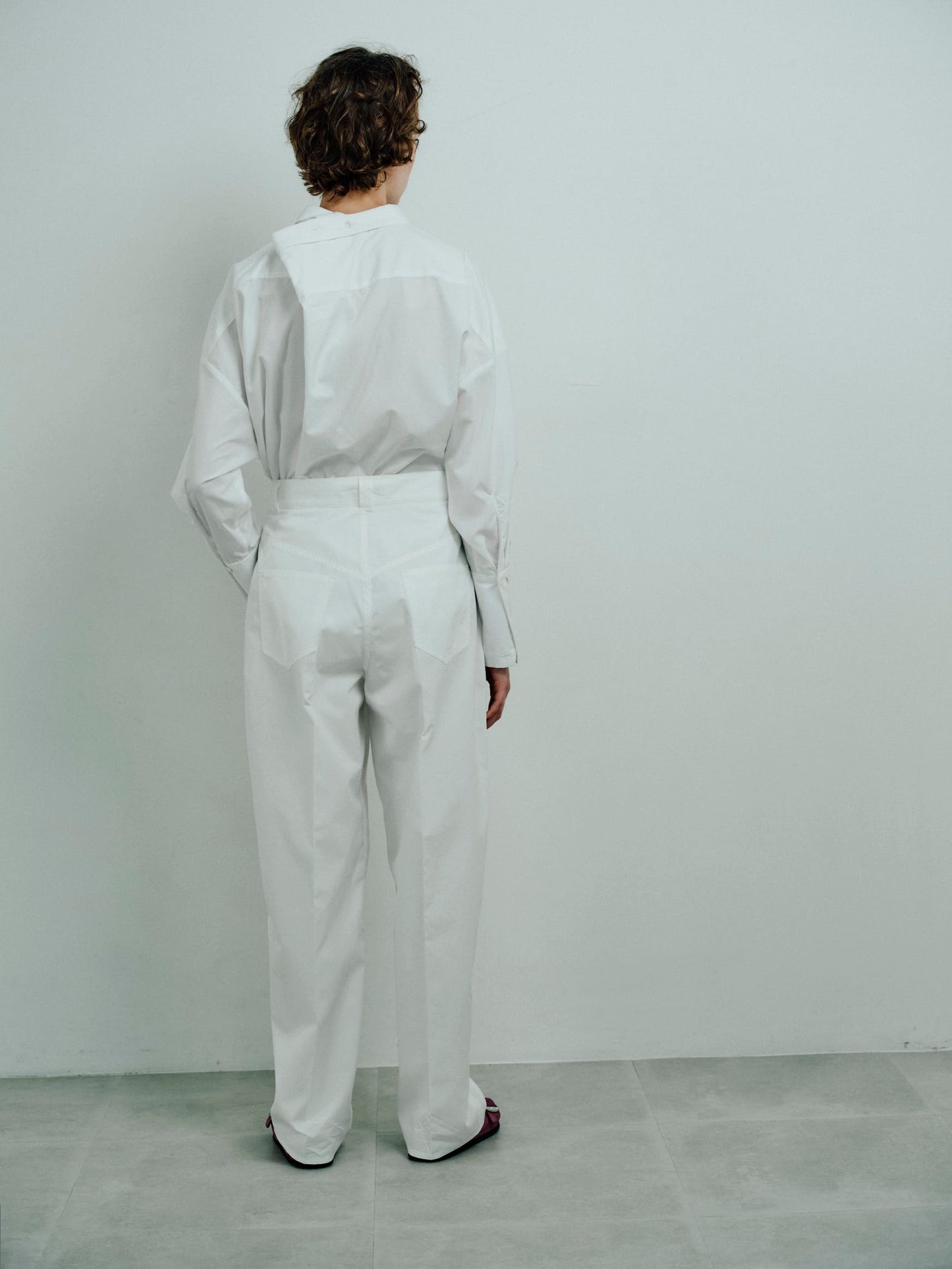 tuck curve loose fitting pants