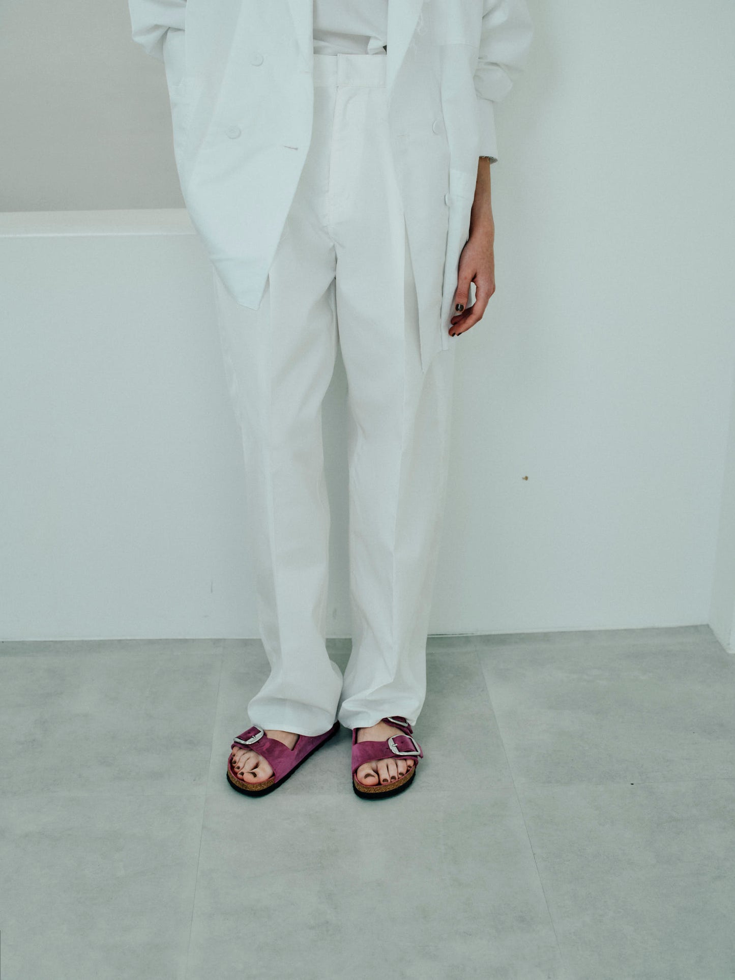 tuck curve loose fitting pants