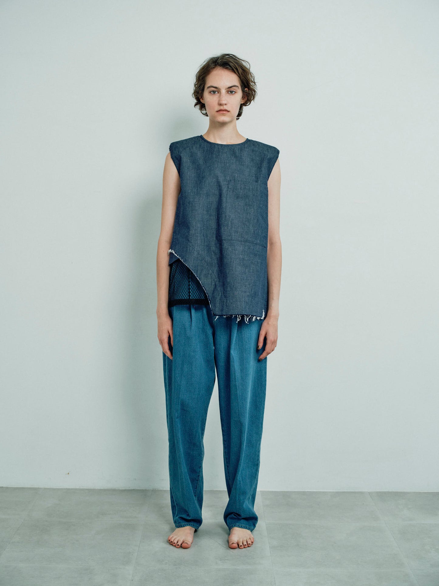 tuck curve loose fitting jeans