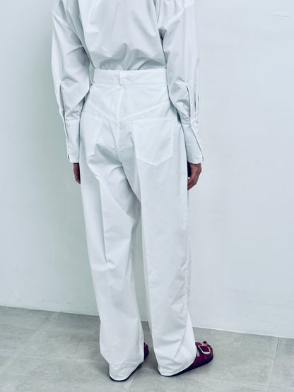 tuck curve loose fitting pants