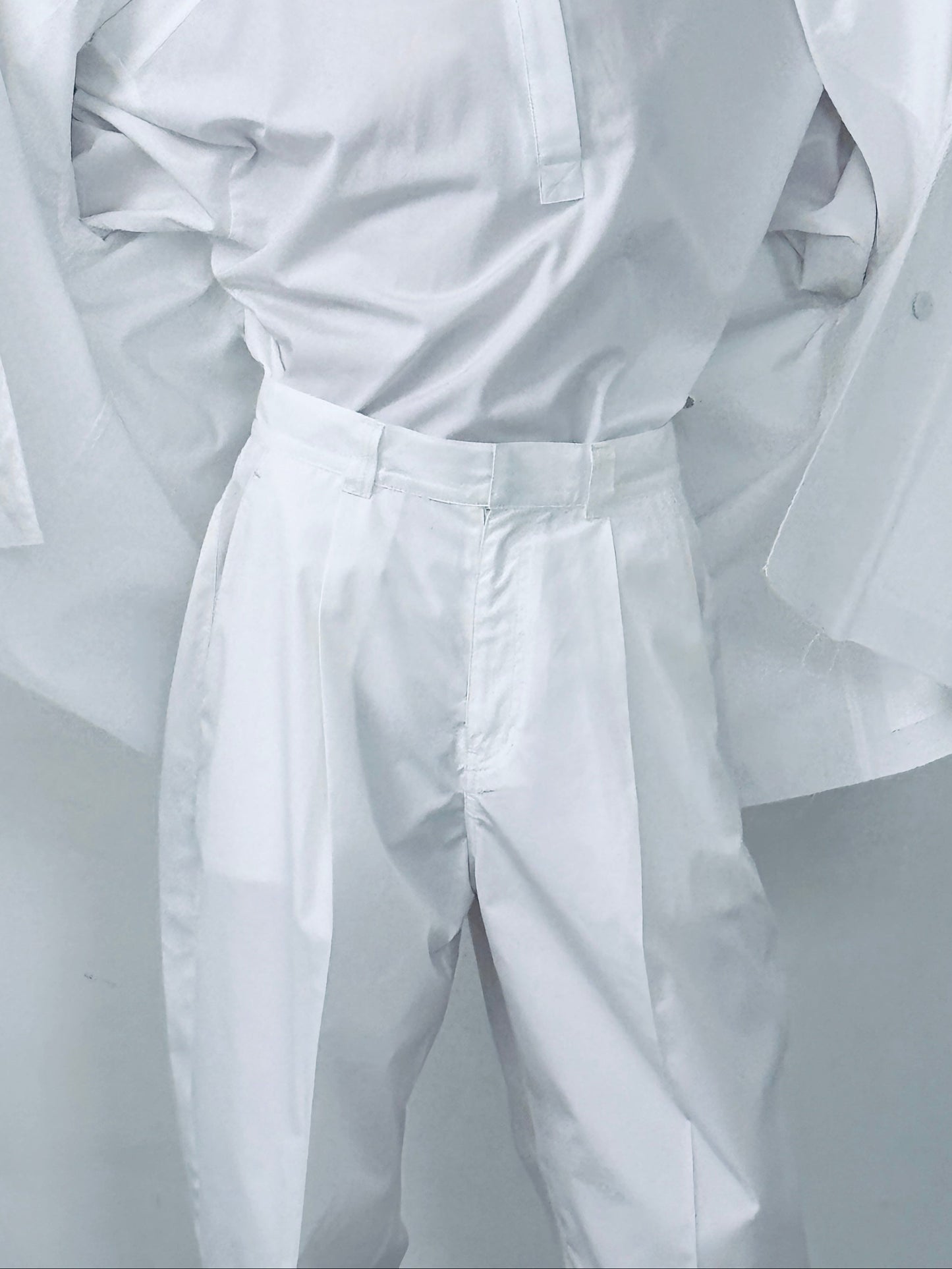 tuck curve loose fitting pants