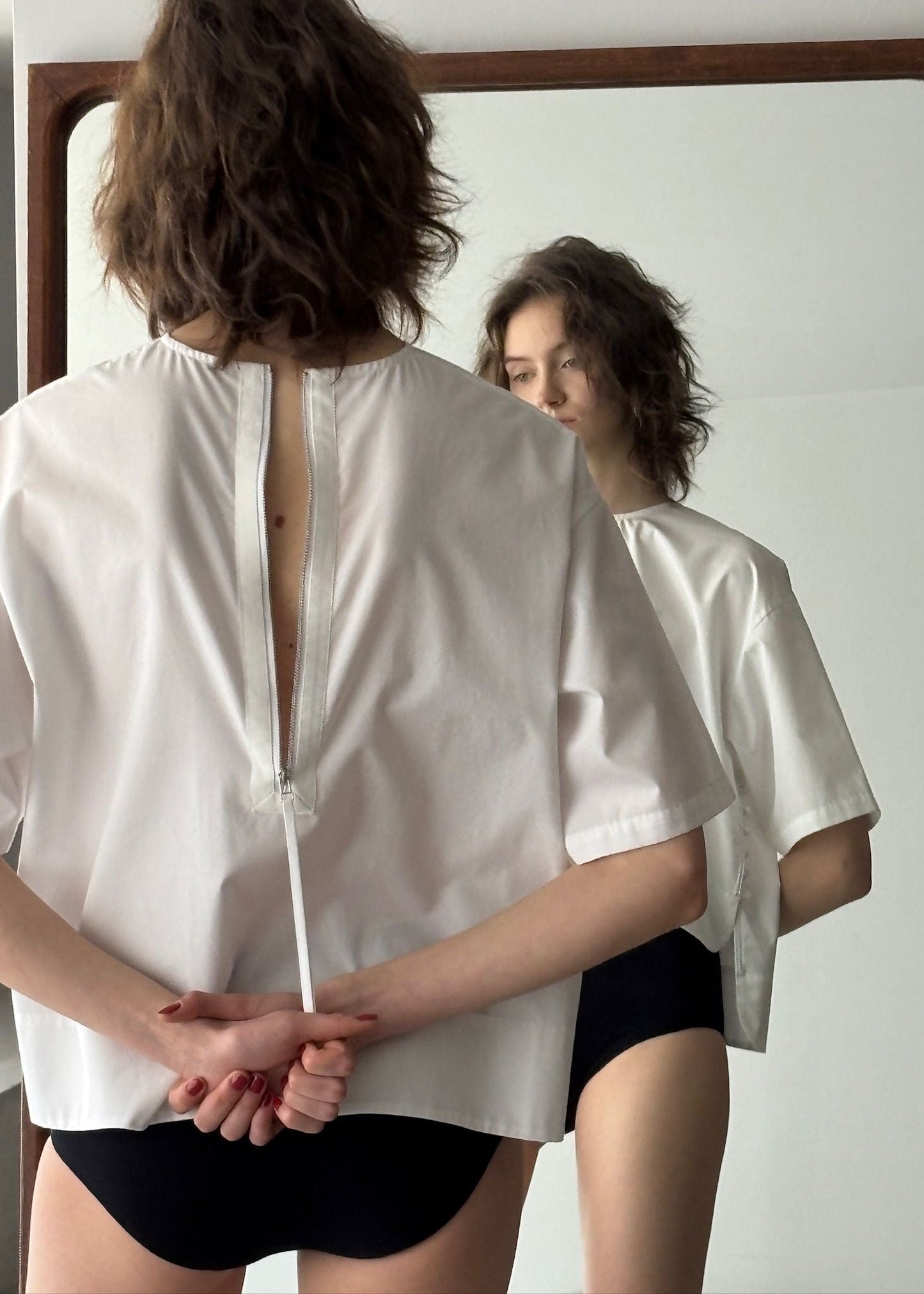 T blouse short White